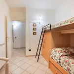 - Pool & Relax Appartement Follonica