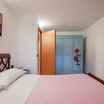 - Pool & Relax Follonica