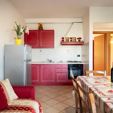 - Pool & Relax Фоллоника