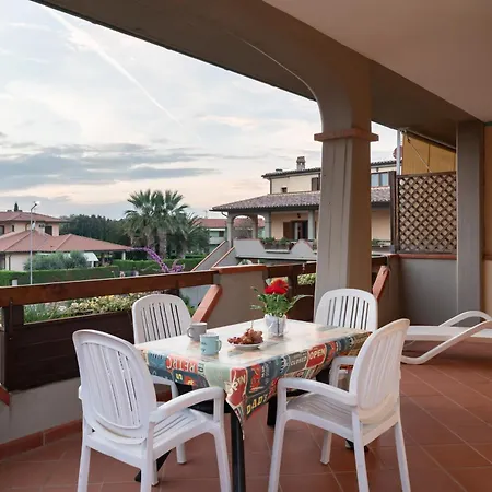 - Pool & Relax Apartment Follonica