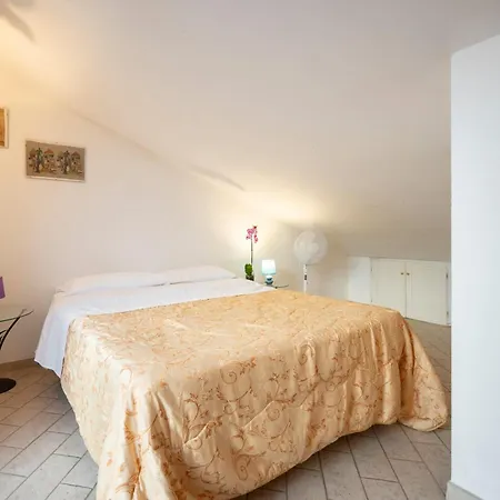 - Pool & Relax Apartment Follonica