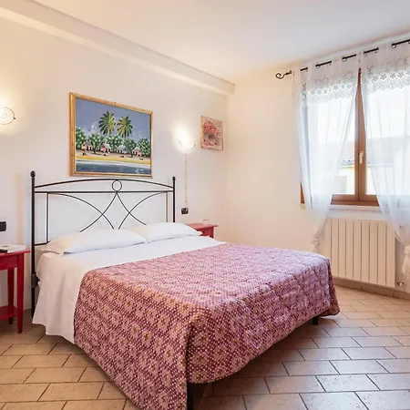 - Pool & Relax Follonica