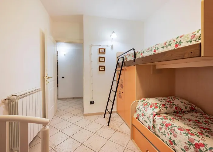 - Pool & Relax Апартаменты Фоллоника