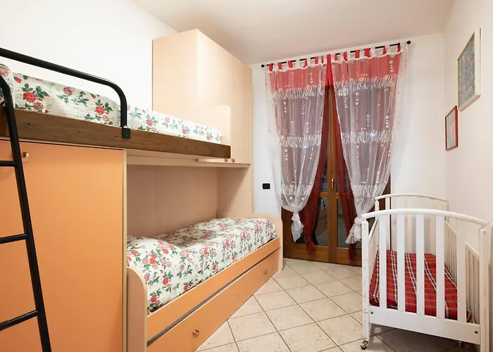 - Pool & Relax Апартаменты Фоллоника