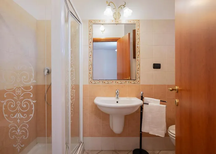 - Pool & Relax Апартаменты Фоллоника