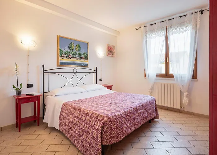 - Pool & Relax Фоллоника